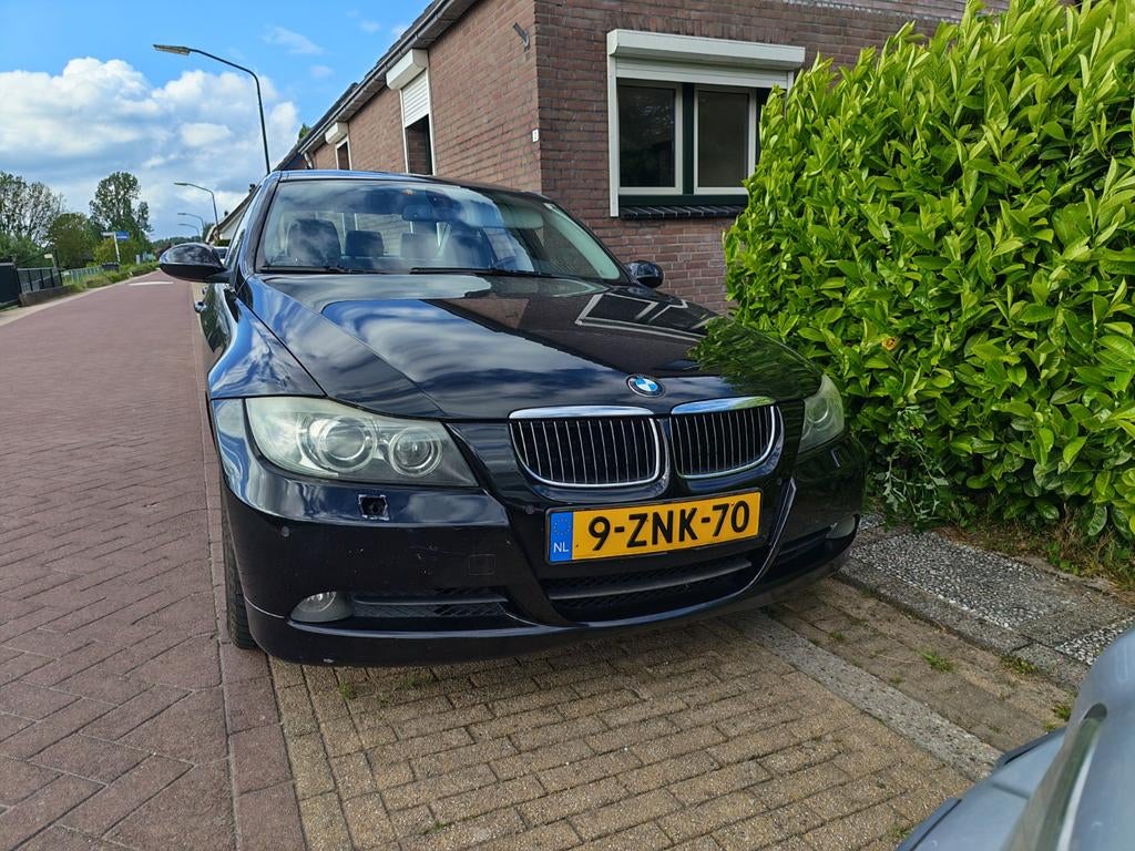 BMW 3-Serie 3.0 I 325 AUT 2008 Zwart, Auto's, BMW, Automaat, 745 kg, 1435 kg, 14 km/l