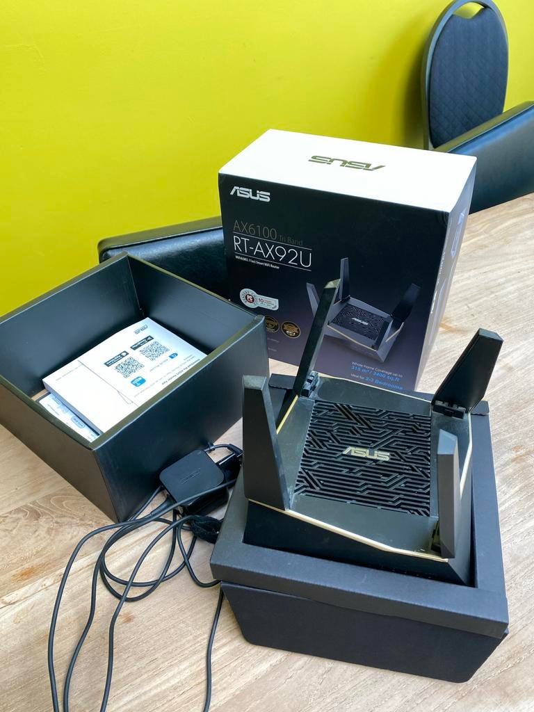 ASUS RT-AX92U AX6100 Tri Band WiFi 6 Router, Ophalen of Verzenden, Zo goed als nieuw, Router