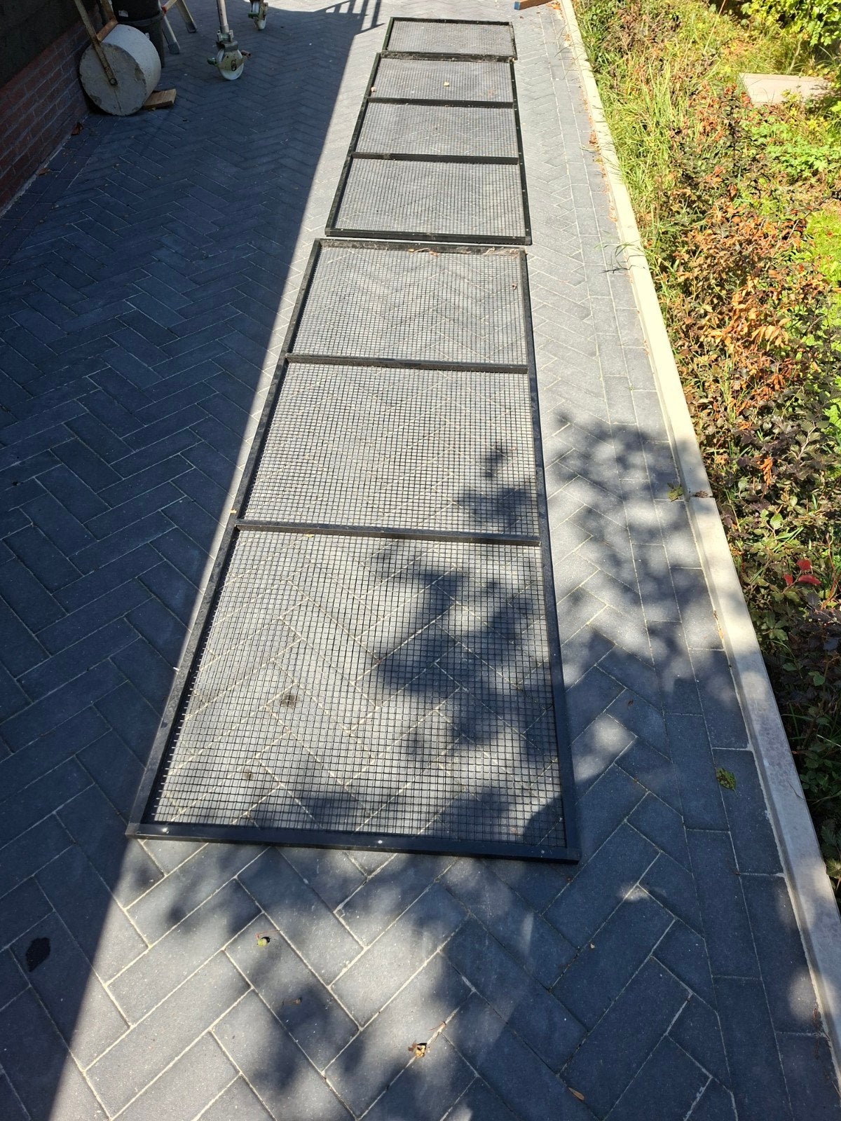 Zwarte metalen gaaspanelen voor vogelhok, Ophalen, Gebruikt