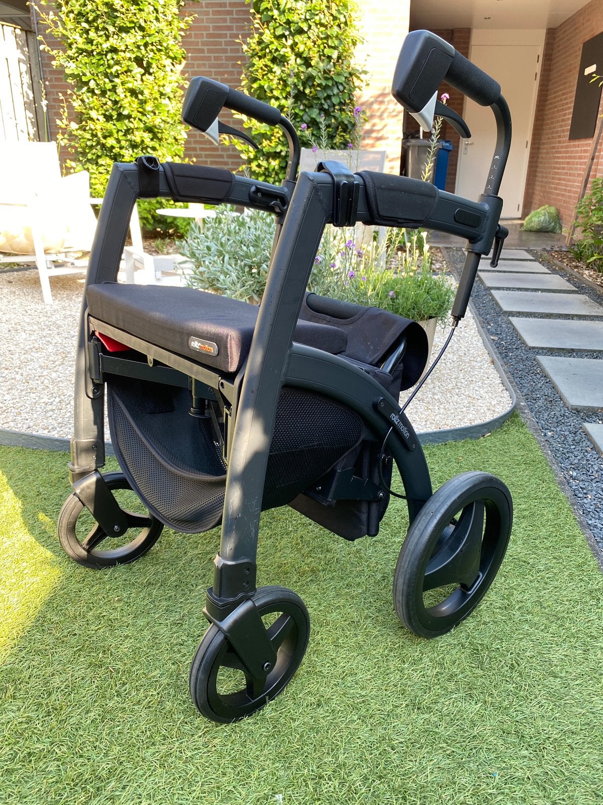 Rollz Motion 2.1 (rollator en duwrolstoel in één), Diversen, Rollators, Ophalen, Opvouwbaar, Zo goed als nieuw