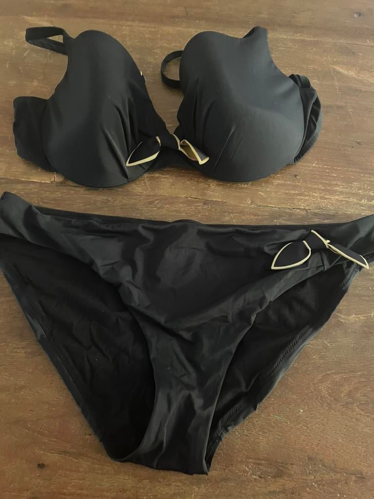 Mooie zwarte bikini Chantelle, maat 42D, Ophalen of Verzenden, Zo goed als nieuw, Zwart, Bikini