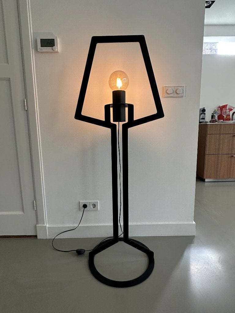 Gispen Outline vloerlamp zwart, Huis en Inrichting, Ophalen, Zo goed als nieuw, Metaal, 100 tot 150 cm