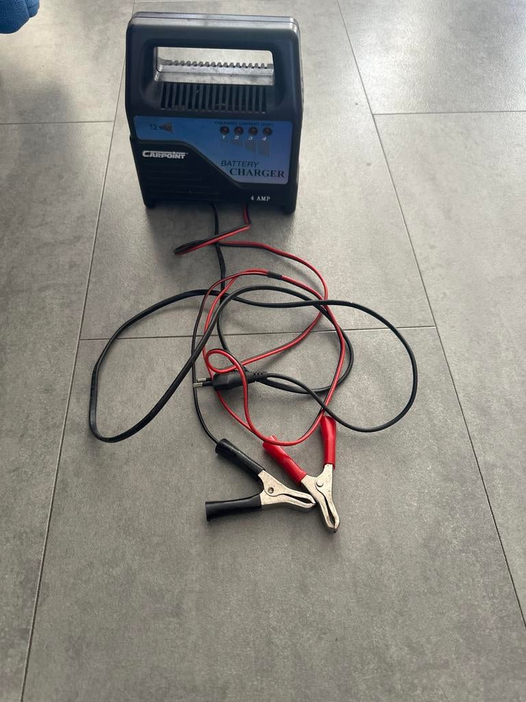 Carpoint acculader 12V 4 Ampère, Auto-onderdelen, Accu's en Toebehoren, Gebruikt, Ophalen of Verzenden