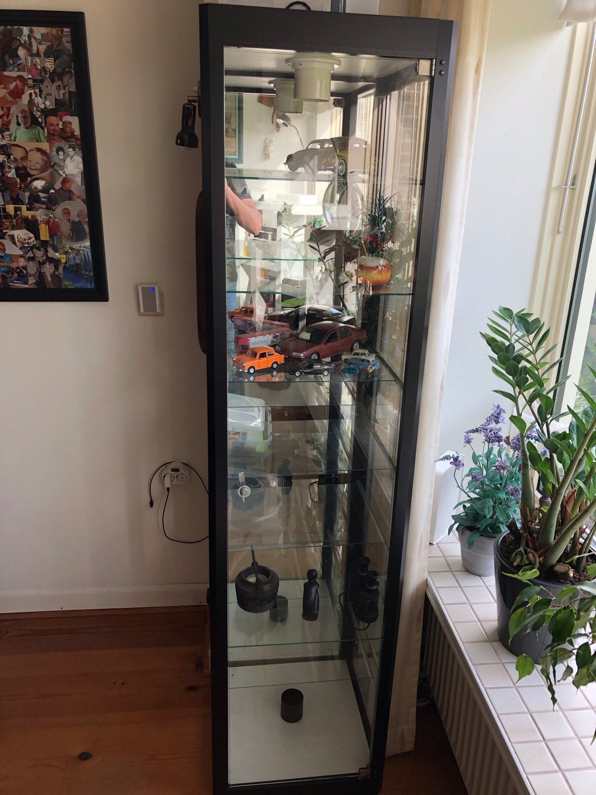 IKEA Detolf Vitrinekast - Zwart met glazen planken, Minder dan 50 cm, Gebruikt, Ophalen of Verzenden, Glas