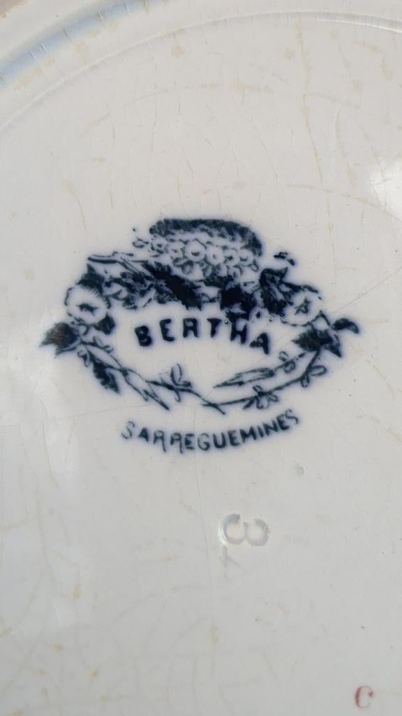Antiek Bord Bertha Sarreguemines, Ophalen of Verzenden