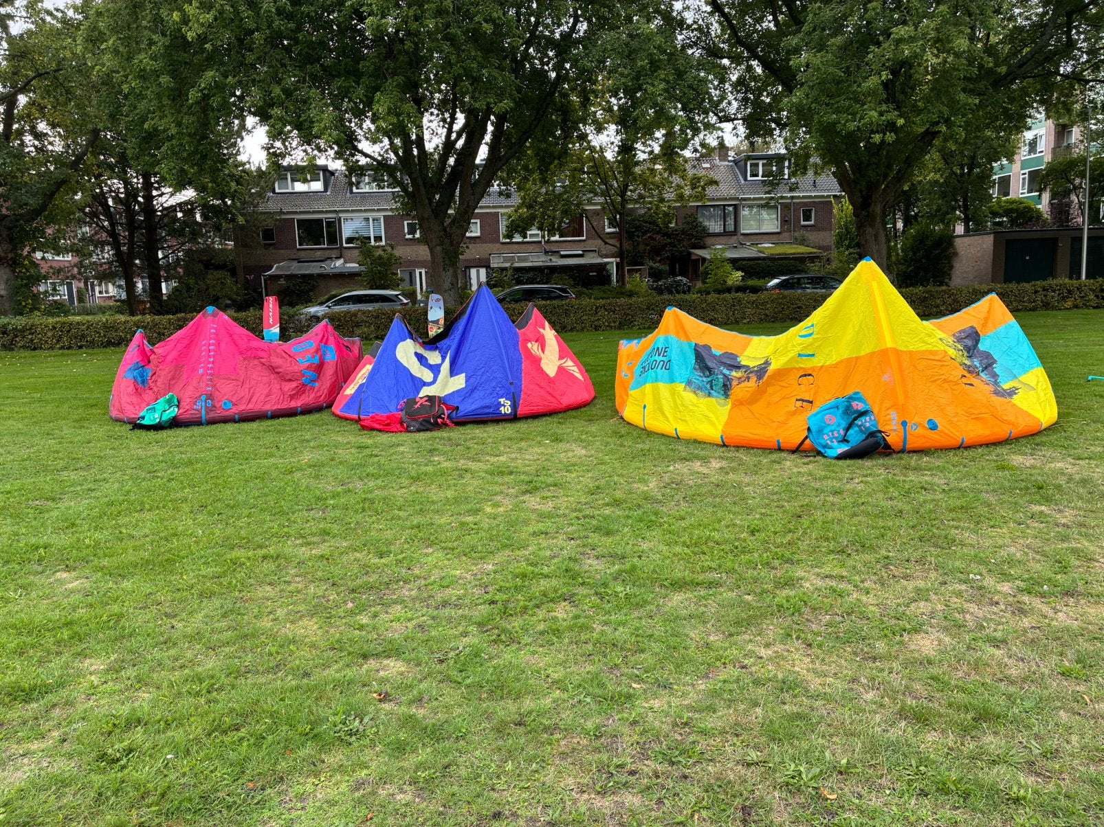 Complete kiteset te koop; 8m-10m-12m inclusief toebehoren, Ophalen, Gebruikt, Twintip, 10 m²