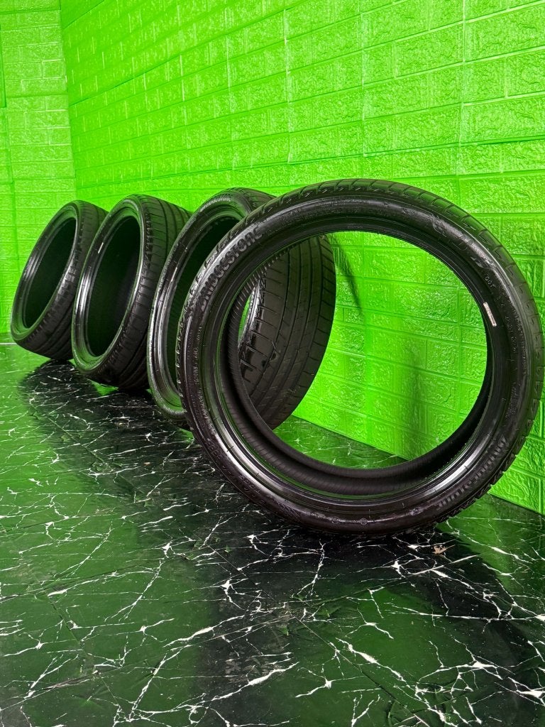 Bridgestone Turanza T005 225/40R19 zomerbanden 8mm, Auto-onderdelen, Banden en Velgen, Band(en), Zomerbanden, 19 inch, 225 mm