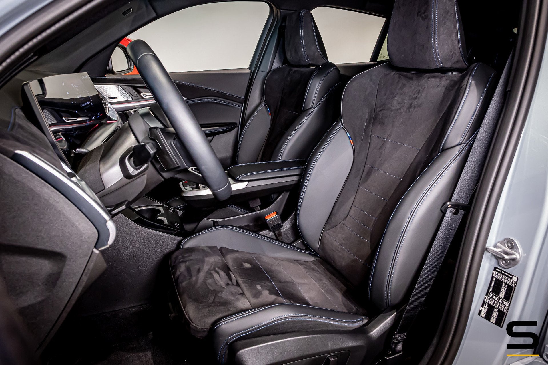 BMW X2 SDrive20i|M-sport|H&K|Memory|Fiscaal aantrekkelijk, Auto's, BMW, X2, Zwart, Origineel Nederlands, Bedrijf
