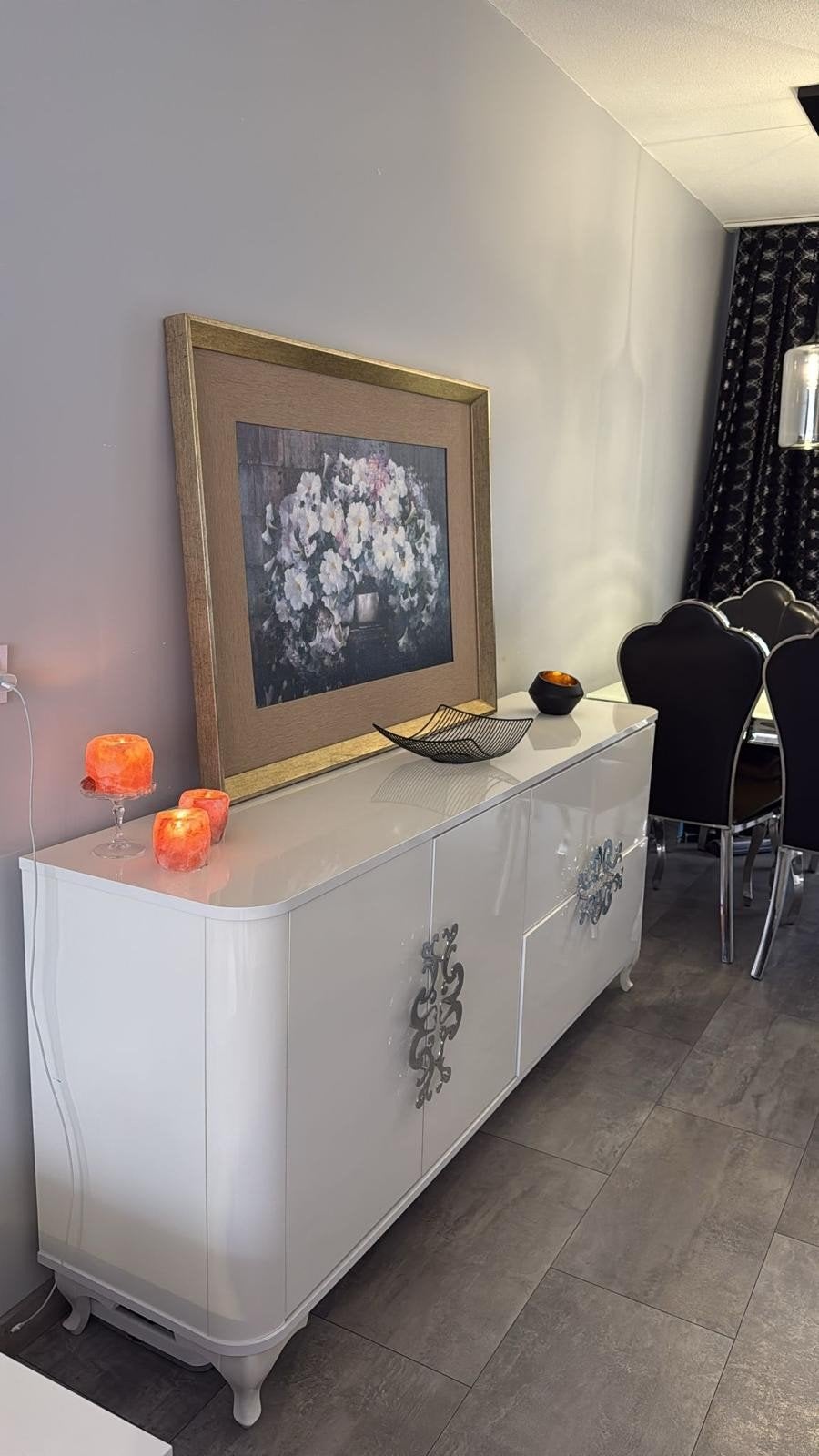 Stijlvol wit dressoir, Ophalen, Overige materialen, 150 tot 200 cm, Zo goed als nieuw