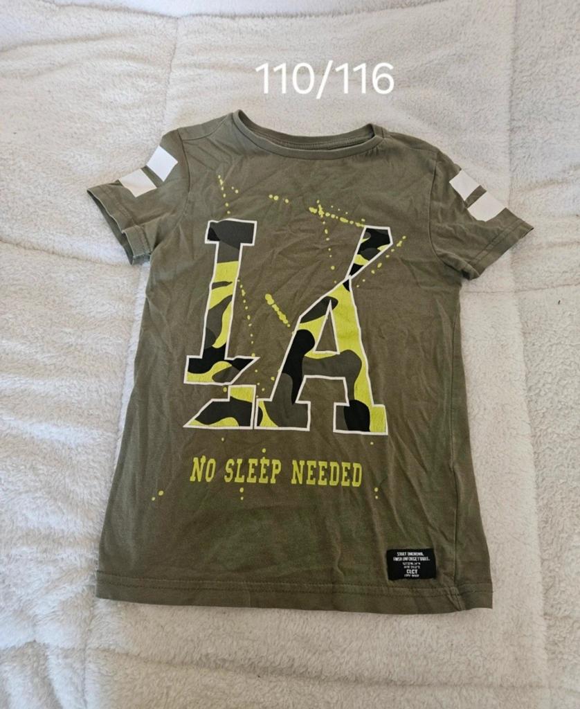 Stoer T-shirt maat 110/116 met 'LA No Sleep Needed' print, Kinderen en Baby's, Kinderkleding | Maat 110, Gebruikt, Ophalen of Verzenden