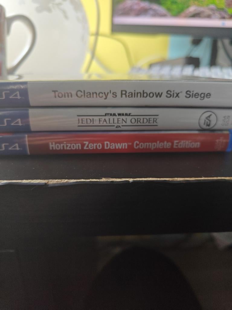 PS4 Games Bundel: Rainbow Six Siege, Jedi Fallen Order, hori, Spelcomputers en Games, Games | Sony PlayStation 4, Online, Gebruikt