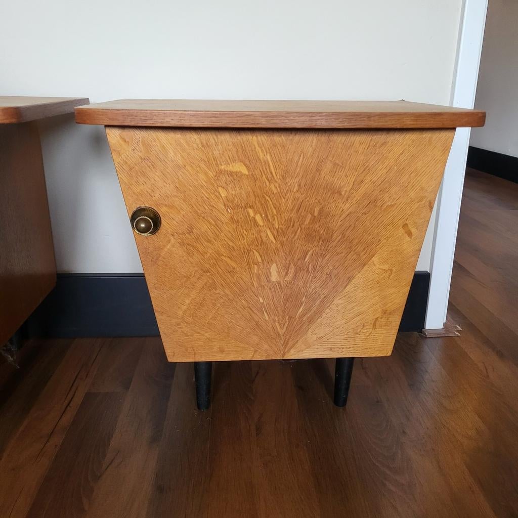 Vintage nachtkastje/bijzettafel met uniek houtpatroon, Antiek en Kunst, Antiek | Meubels | Kasten, Ophalen