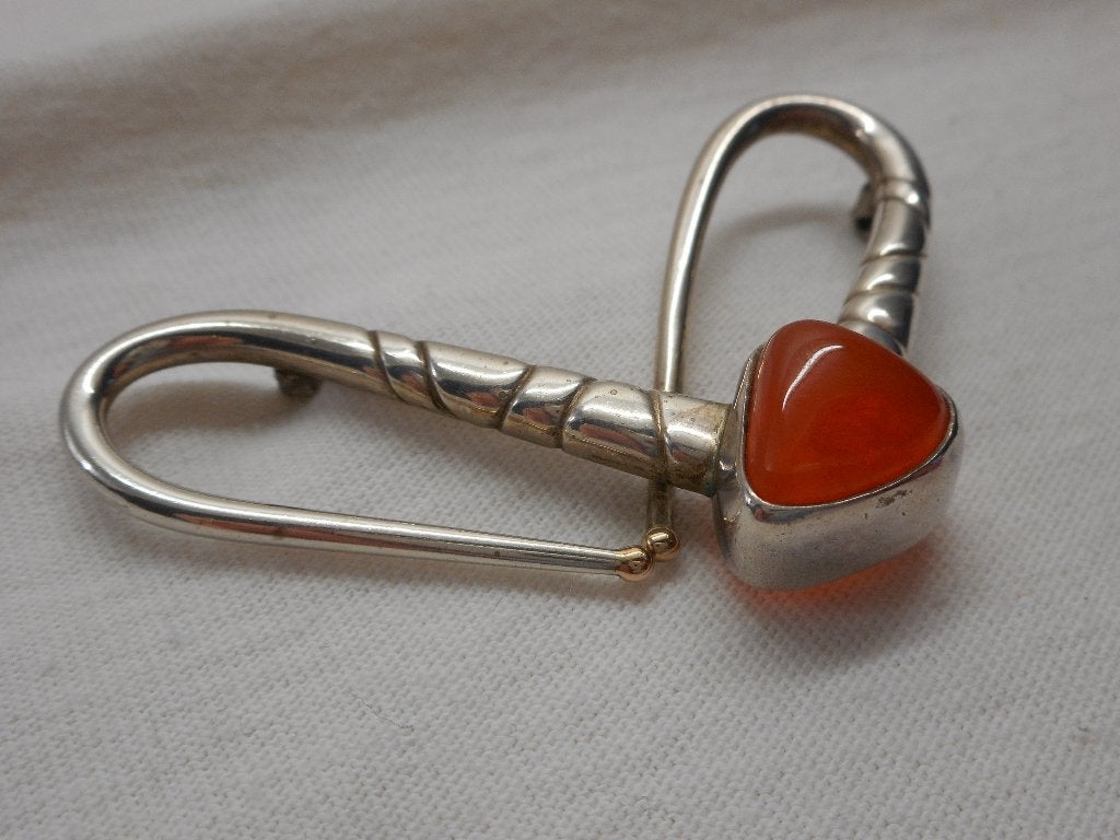 Zilveren modernist broche met goud en rode steen nr.2026, 4 tot 7 cm, Verzenden, Zo goed als nieuw, Zilver