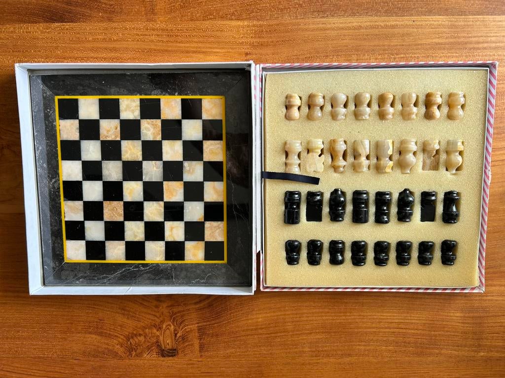 Vintage schaakbord natuursteen, Hobby en Vrije tijd, Gezelschapsspellen | Bordspellen, Ophalen, Zo goed als nieuw