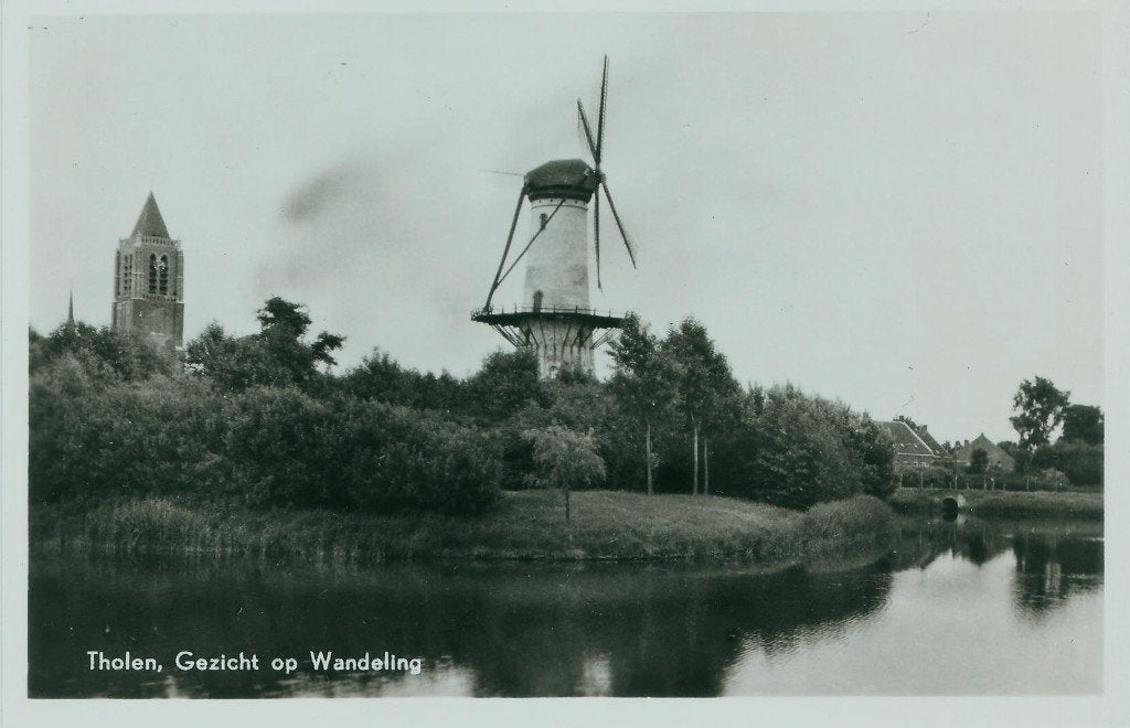 Tholen Gezicht op Wandeling molen De Hoop kerk 1975, Ophalen of Verzenden, 1960 tot 1980, Ongelopen, Zeeland
