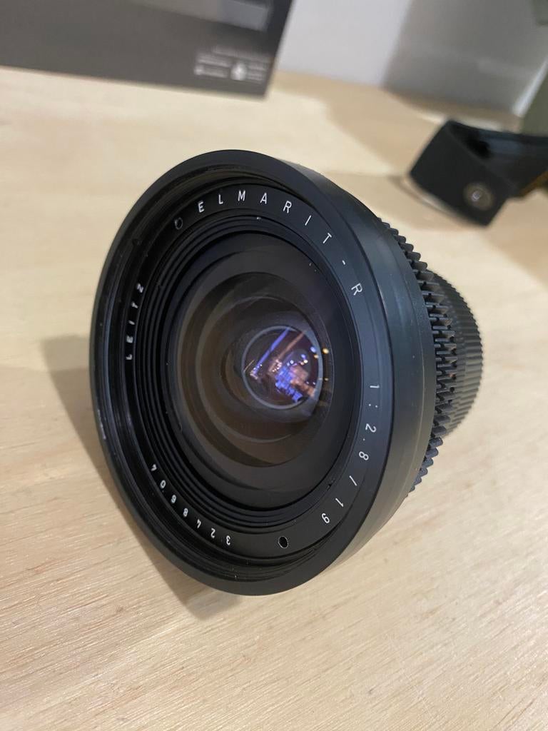 Leica Elmarit-R 19mm groothoeklens, Ophalen of Verzenden, Zo goed als nieuw, Groothoeklens