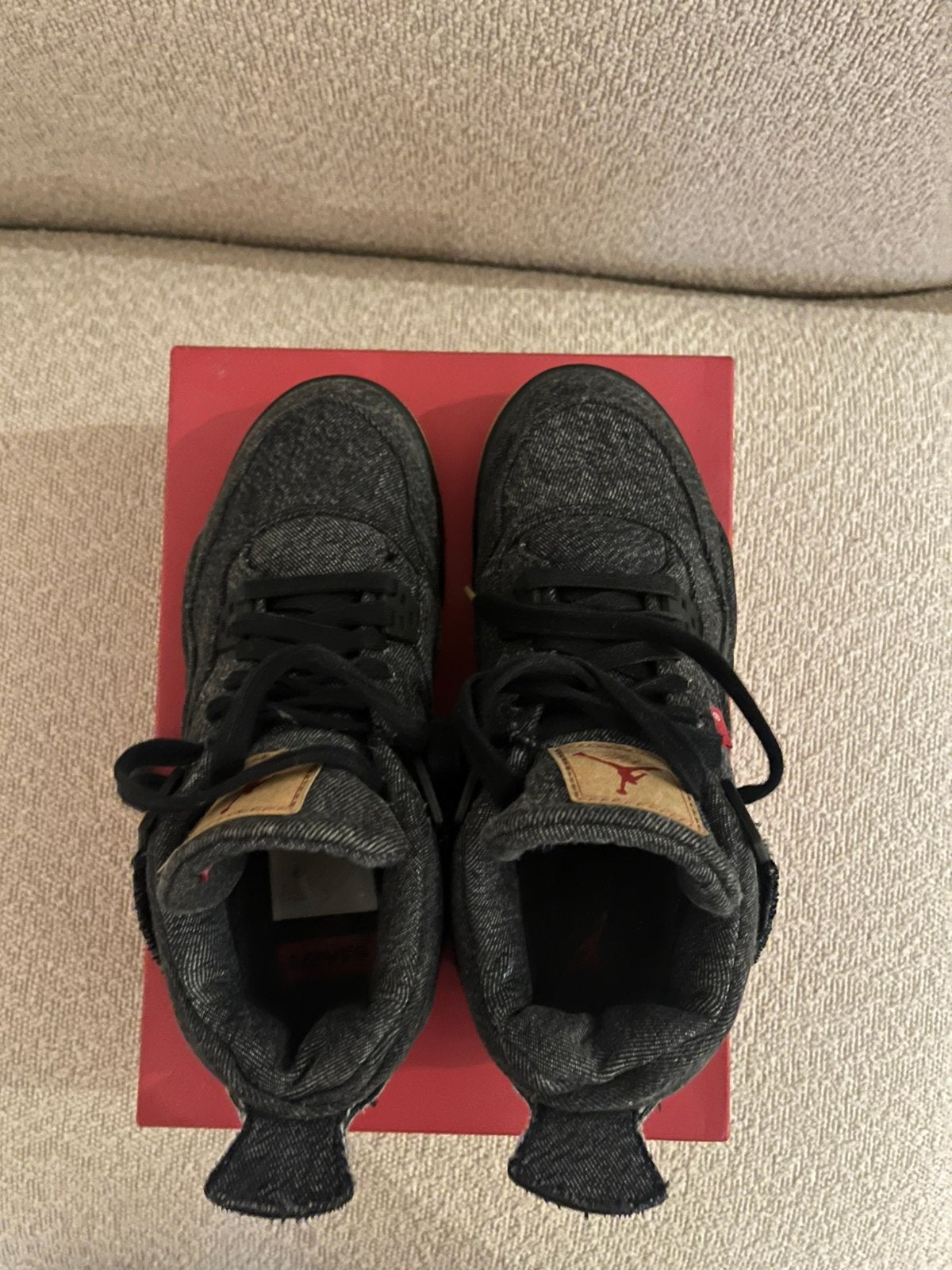 Jordan x Levis grey denim, Ophalen of Verzenden, Zo goed als nieuw, Schoenen