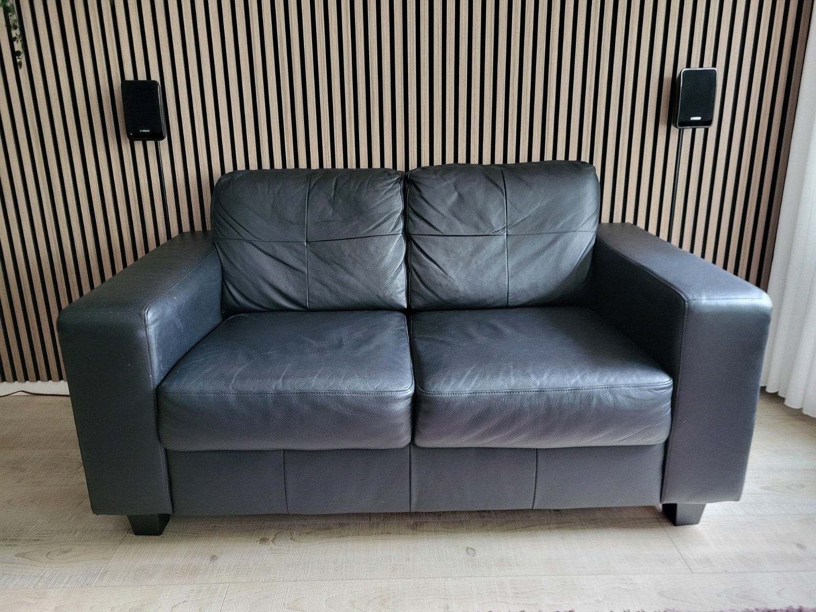 leren tweezitsbank SKOGABY, Ophalen, 150 tot 200 cm, Tweepersoons, Zo goed als nieuw