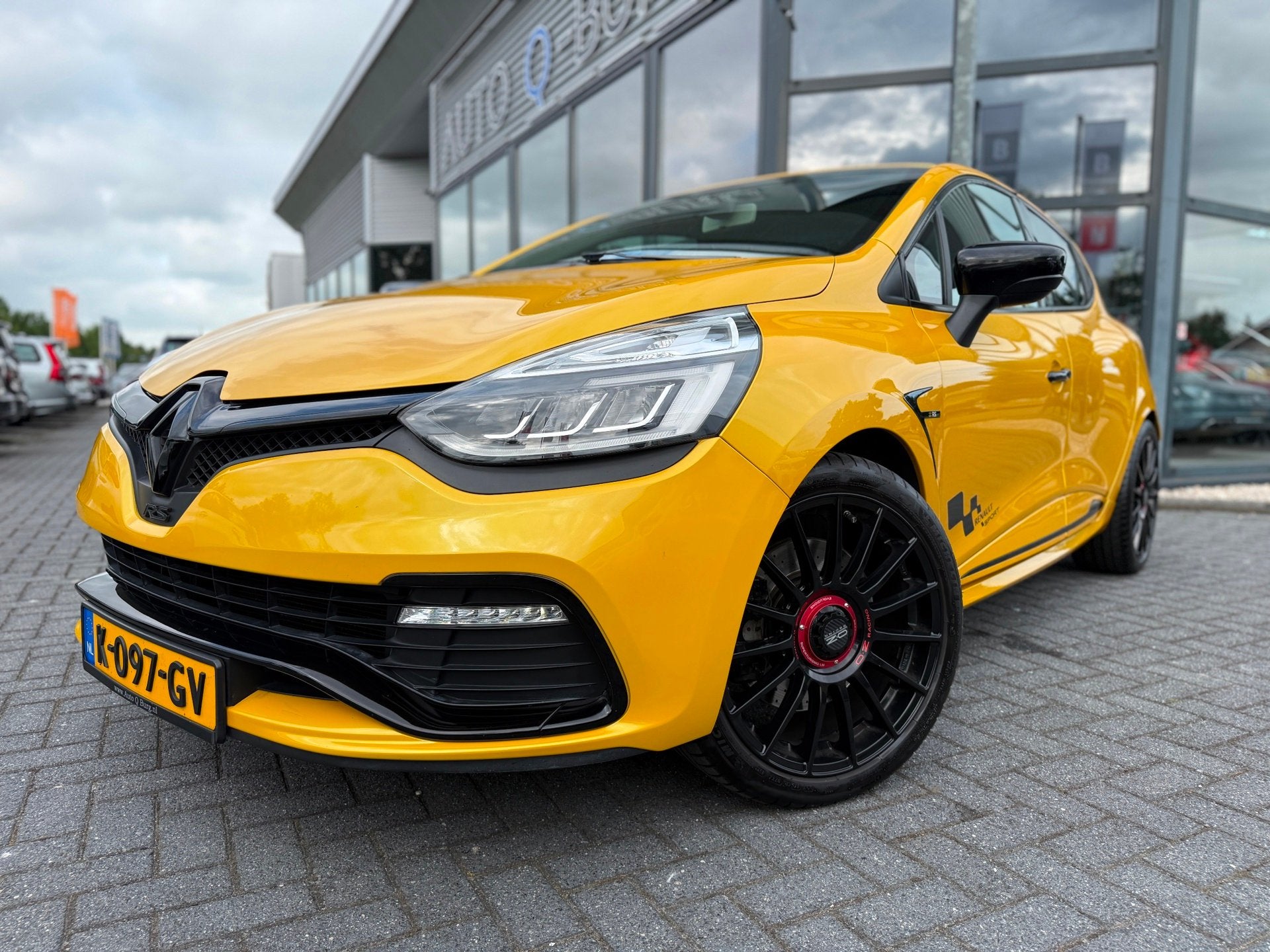 Renault Clio 1.6 R.S. Monaco GP 200 PK | Automaat | LED | OZ, Auto's, Euro 5, 4 cilinders, Geel, Bedrijf