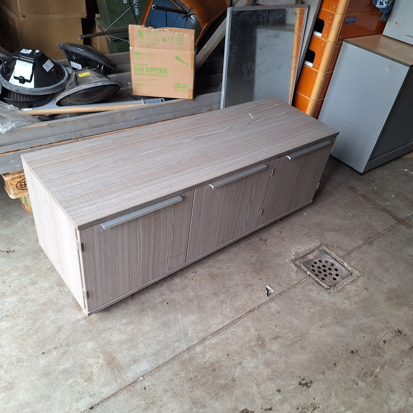 Lage tv-kast met deuren - 145x50x45 cm, Ophalen, Gebruikt, 100 tot 150 cm, Minder dan 100 cm