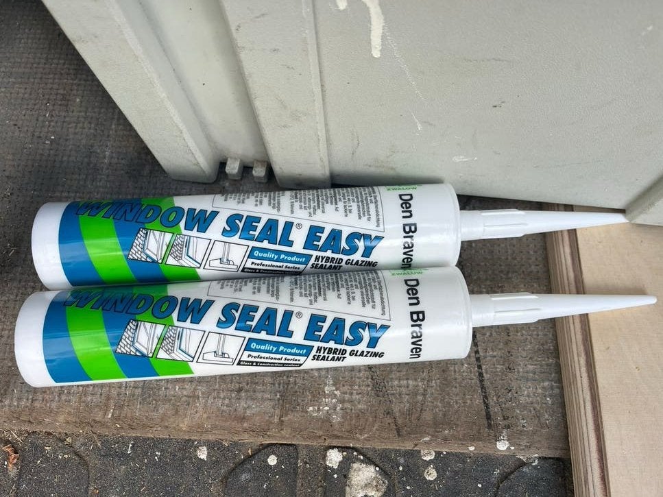 Beglazingskit Window Seal Easy wit, 2 kokers €15, Doe-het-zelf en Verbouw, Overige materialen, Zo goed als nieuw, Minder dan 5 m²