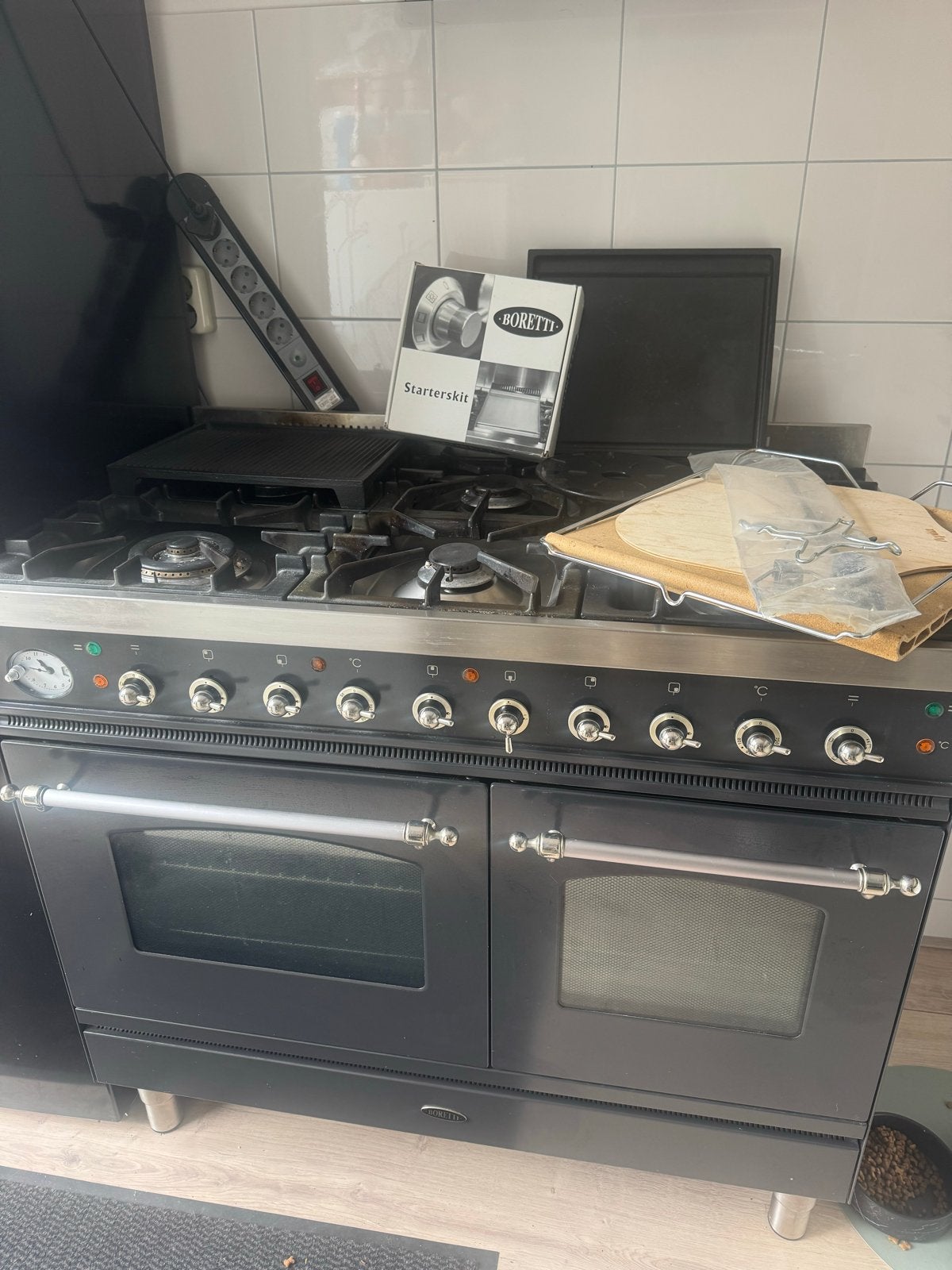 Dubatti gasfornuis 6 pitten met dubbele oven, Witgoed en Apparatuur, Fornuizen, Ophalen, Gebruikt, Hete lucht, 60 cm of meer