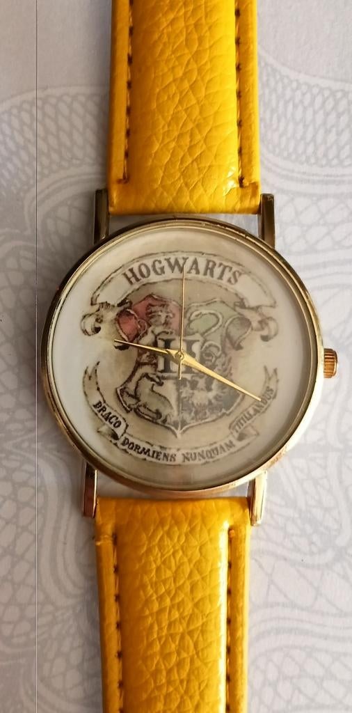 Harry Potter Horloge - Hogwarts Logo - Drie Kleuren, Ophalen of Verzenden, Nieuw, Geel, Jongen of Meisje