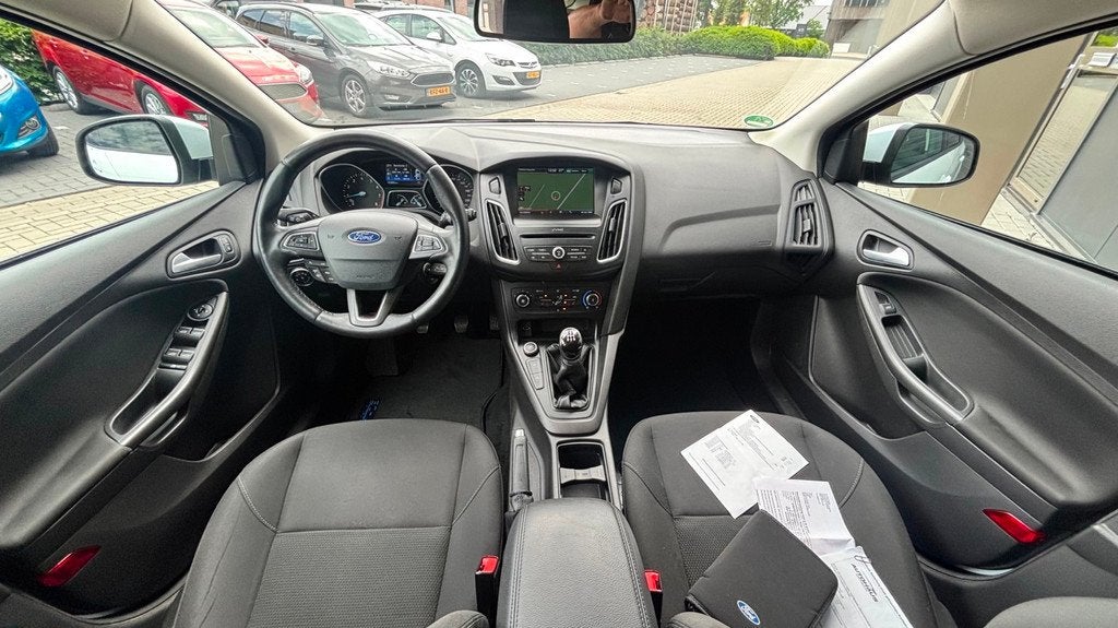 Ford Focus Wagon 100pk Edition LANE ASSIST | STUURVERWARMING, Auto's, Stof, Zwart, 100 pk, Wit