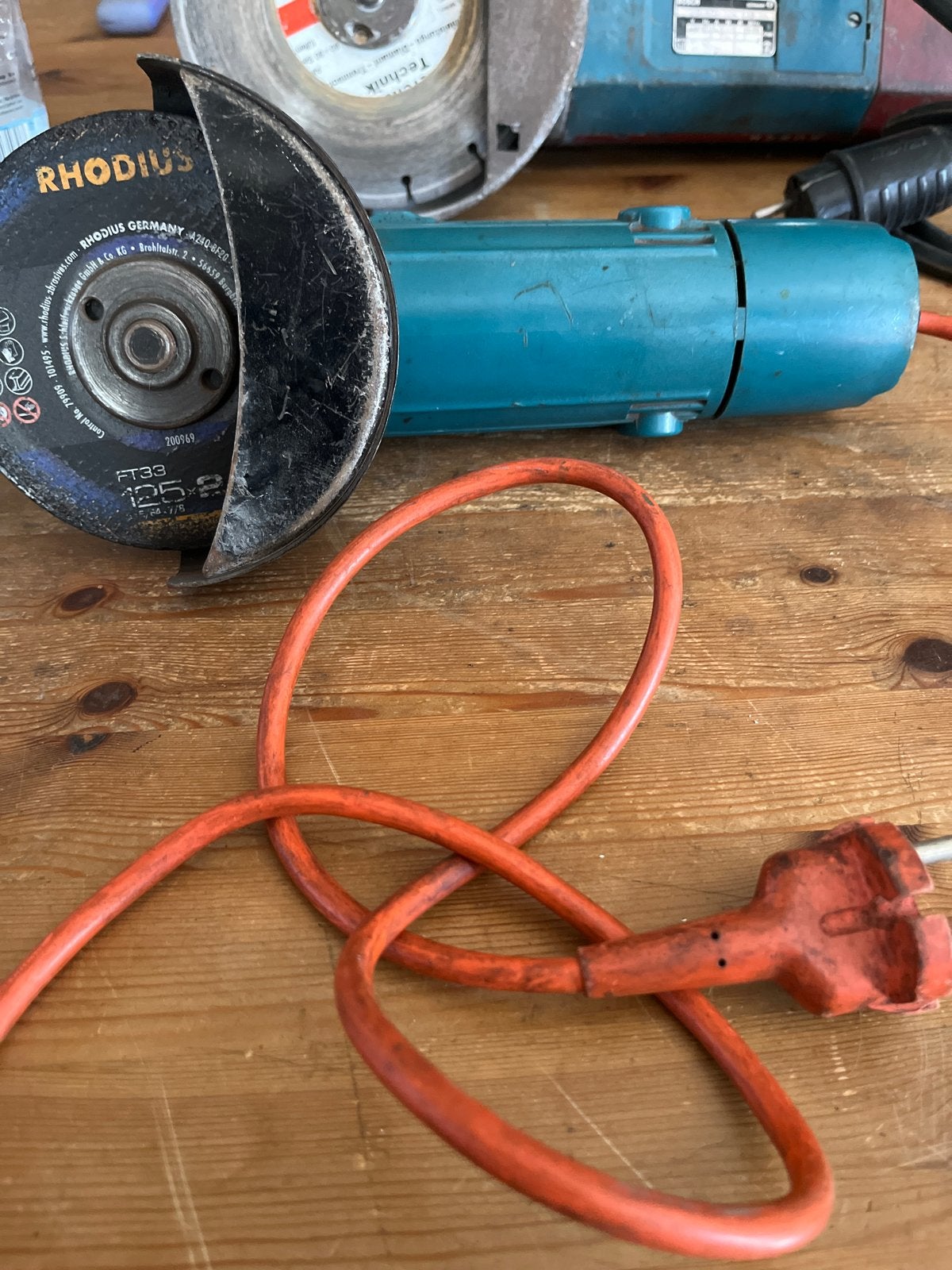 Makita 9501BH Haakse Slijpmachine - Gebruikt, Ophalen, Gebruikt, Minder dan 700 watt, Haakse handslijpmachine