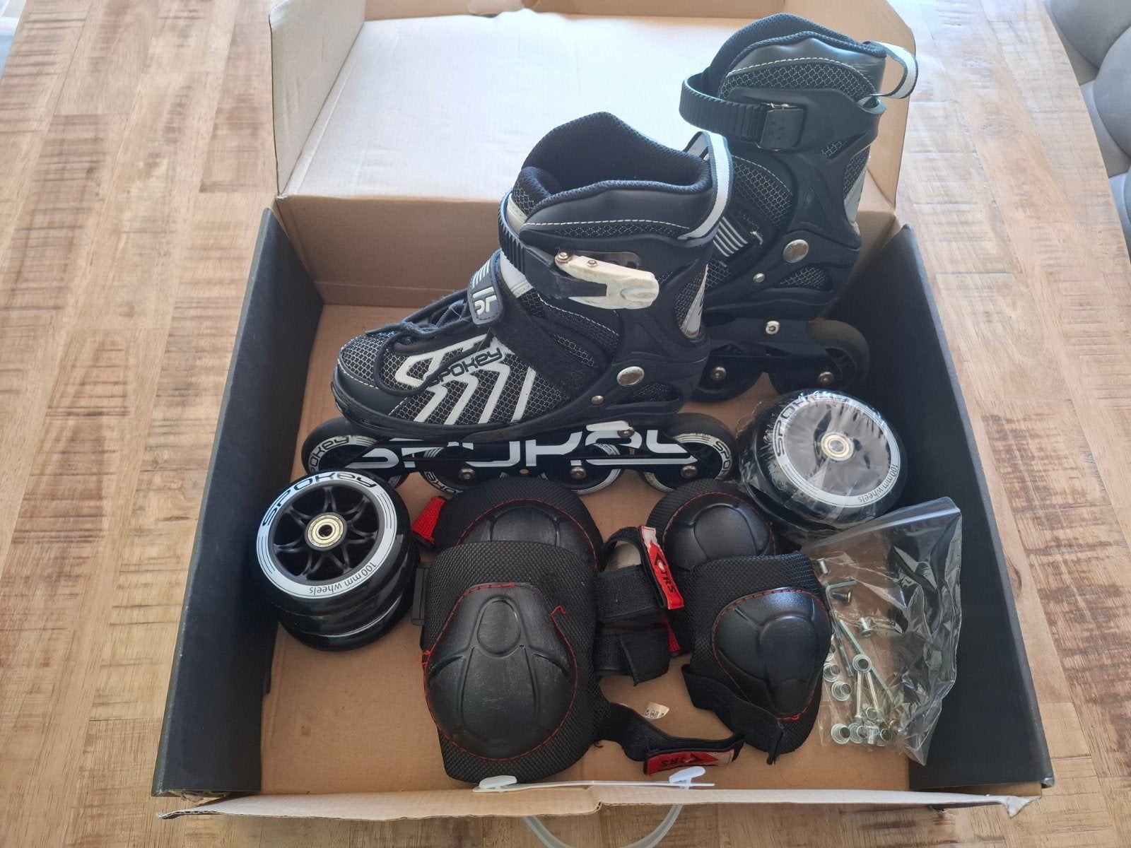 Spokey verstelbare inline skates (31-34) met bescherming, Sport en Fitness, Schaatsen, Ophalen, Gebruikt, Overige typen, Overige merken