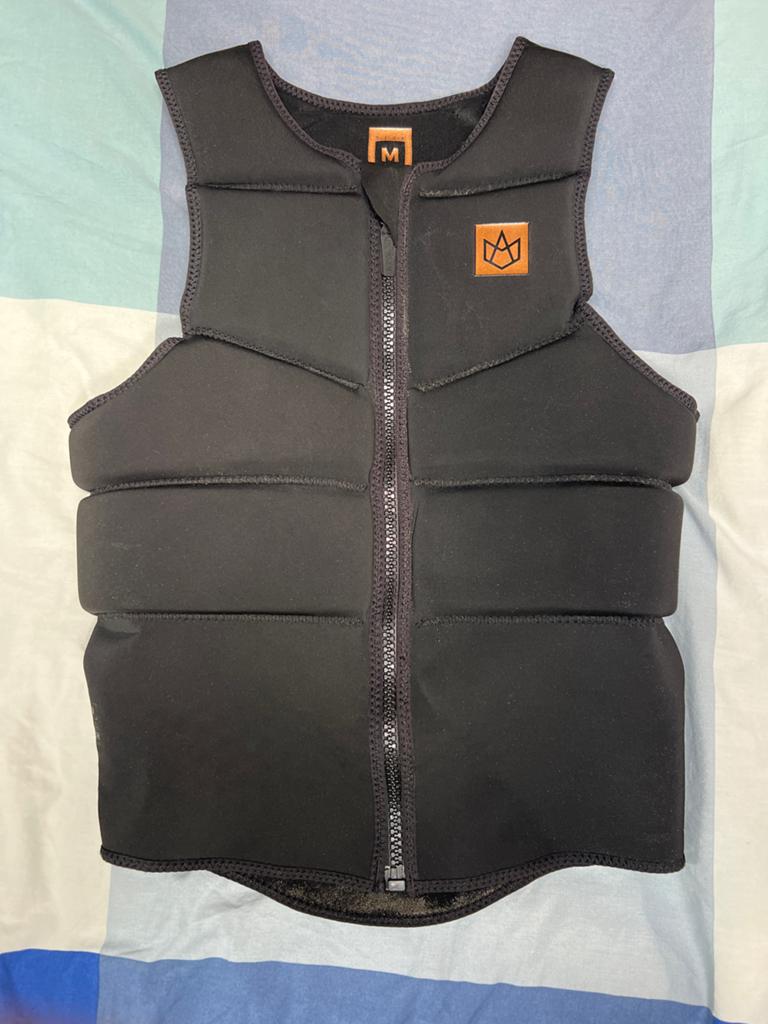 Manera Shotgun Impact Vest Zwart Maat M, Watersport en Boten, Ophalen of Verzenden, Gebruikt, Dame of Heer, Reddingsvest of Zwemvest