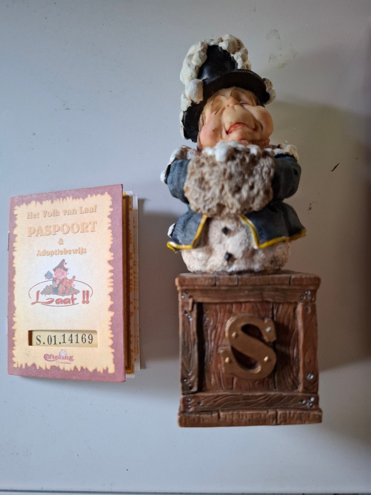 Loof S beeldje Het Volk van Loof Efteling met paspoort, Ophalen of Verzenden, Zo goed als nieuw