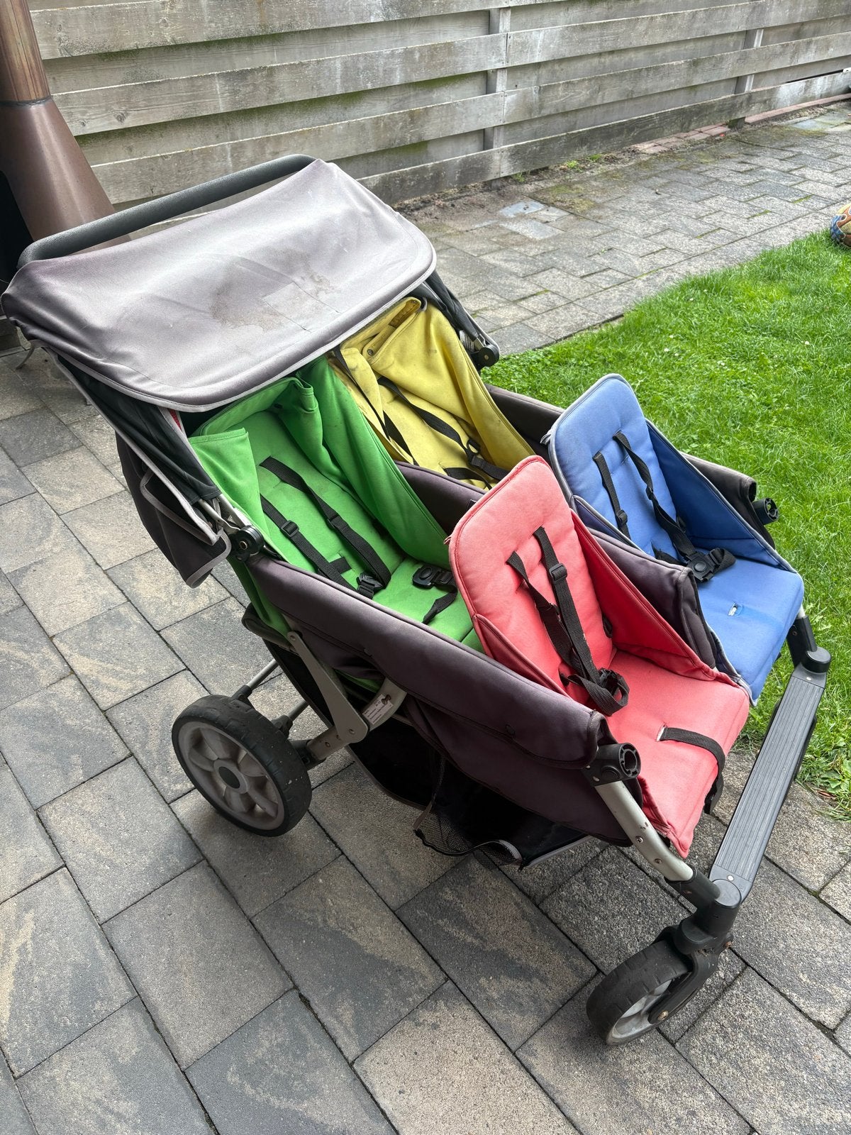 Degelijke 4-persoons kinderwagen - opknapper, Kinderen en Baby's, Kinderwagens en Combinaties, Gebruikt, Duowagen, Ophalen, Kinderwagen
