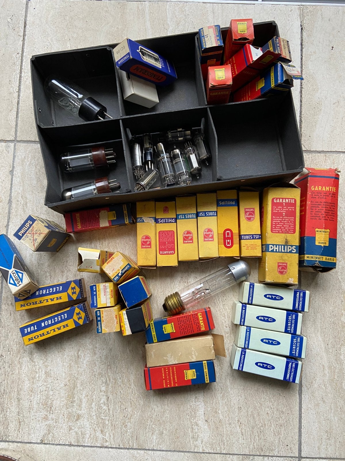 Lot radiolampen., Hobby en Vrije tijd, Elektronica-componenten, Ophalen of Verzenden, Zo goed als nieuw