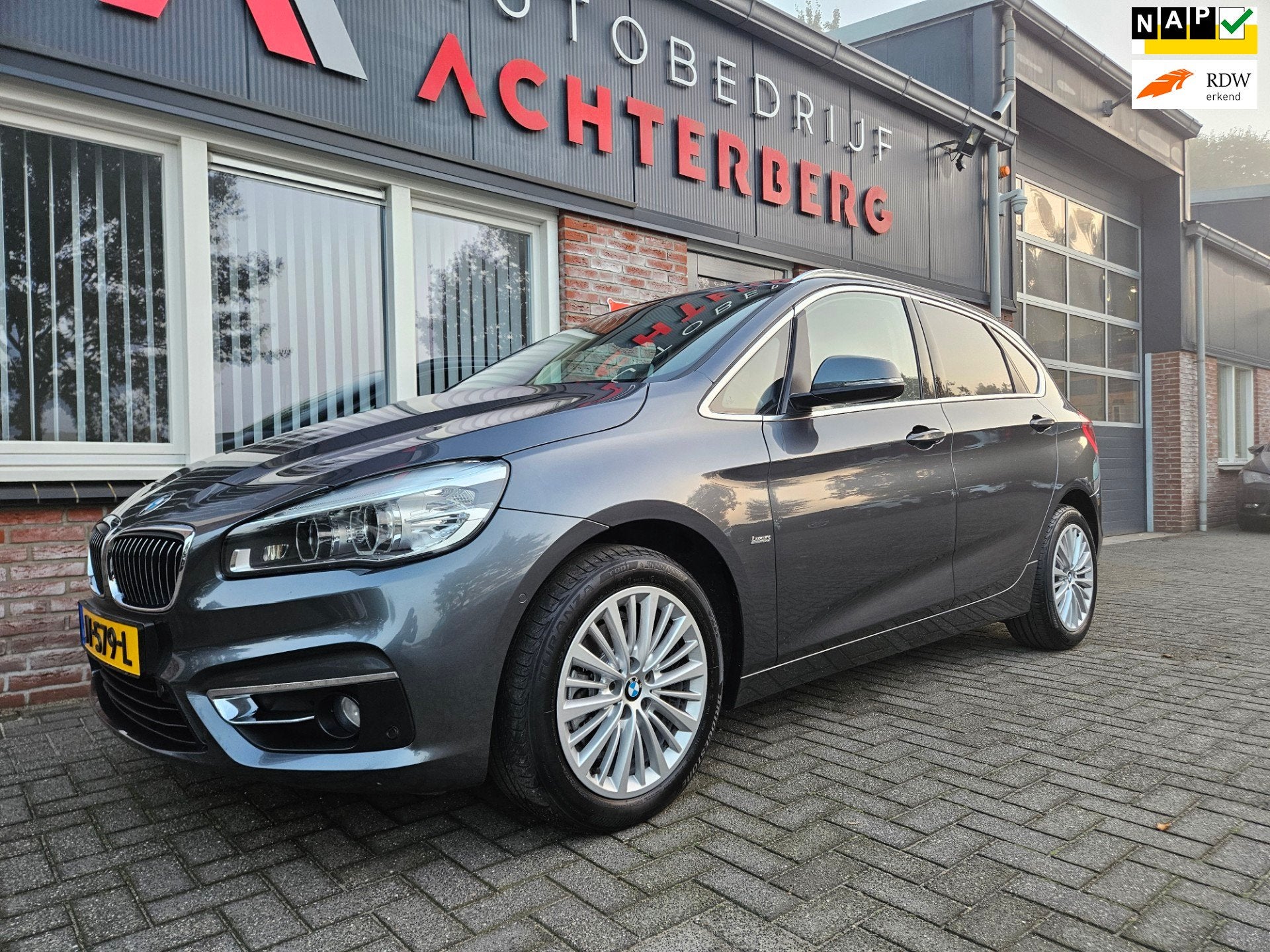 BMW 2-serie Active Tourer 220i Centennial High Executive Tre, 1998 cc, 730 kg, Gebruikt, Euro 6