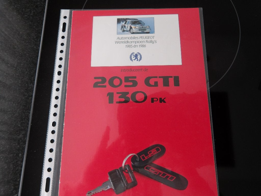 Peugeot 205 GTI 130 PK Brochure, Ophalen of Verzenden, Zo goed als nieuw, Peugeot, Automobiles Peugeot