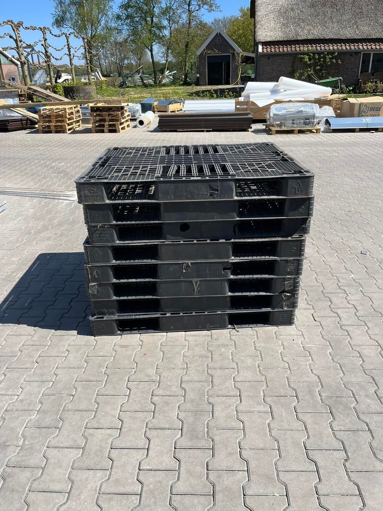 Partij zware kunststoffen pallets 110x130, Ophalen of Verzenden, Zo goed als nieuw, Hout