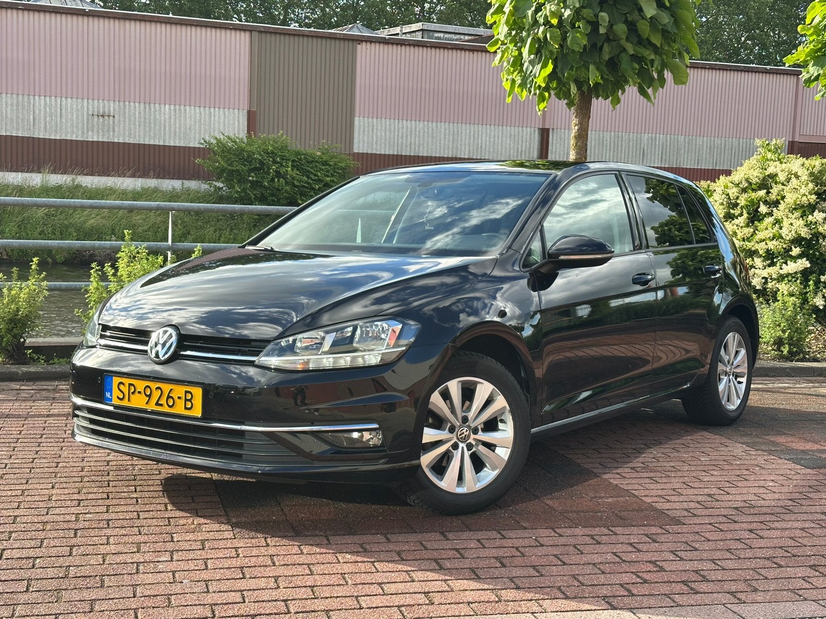 Volkswagen Golf 1.0 TSI | Carplay | Camera | Climate, Stof, Zwart, Origineel Nederlands, Handgeschakeld