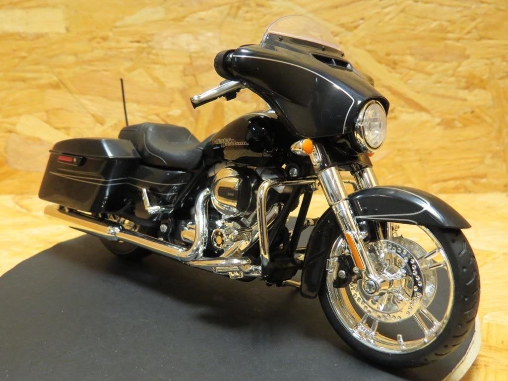 Harley Davidson Street glide special 1:12 32328, MayCheong, Nieuw, Ophalen of Verzenden, 1:9 t/m 1:12