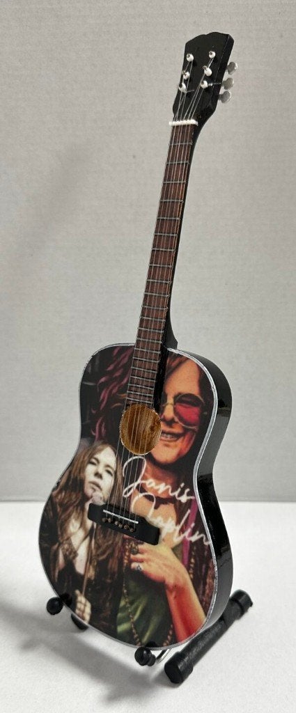 Janis Joplin kleur miniatuur gitaar 25cm mini guitar deco, Info@deconoord.nl, Deco Noord, Nieuw, Ophalen of Verzenden