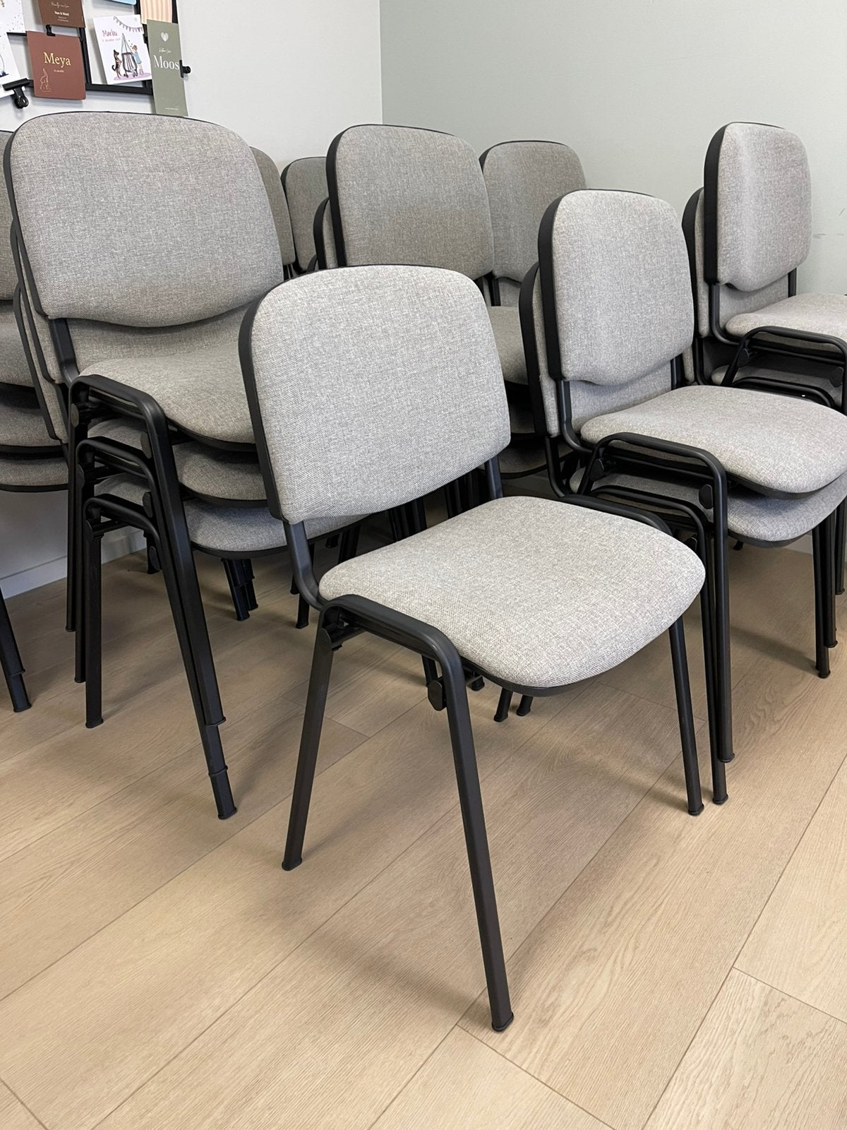 Vergader stoel stapelbaar 24 stuks stapelstoel, Ophalen, Zo goed als nieuw, Vijf, Zes of meer stoelen, Stof