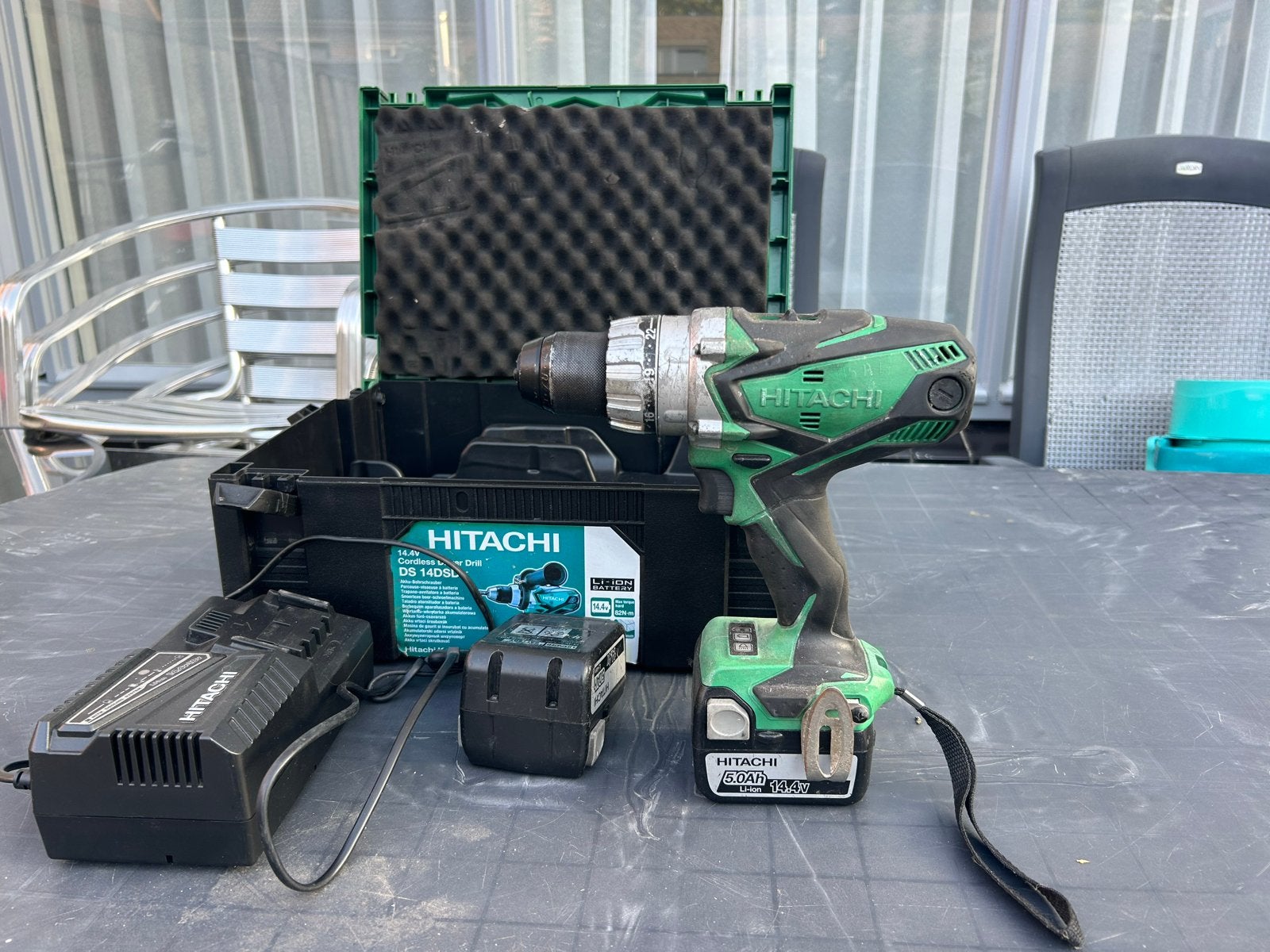 Hitachi DS14DSDL 14.4V Accuboormachine met 2 accu's, Ophalen, Gebruikt, Variabele snelheid, Boor- en Schroefmachine