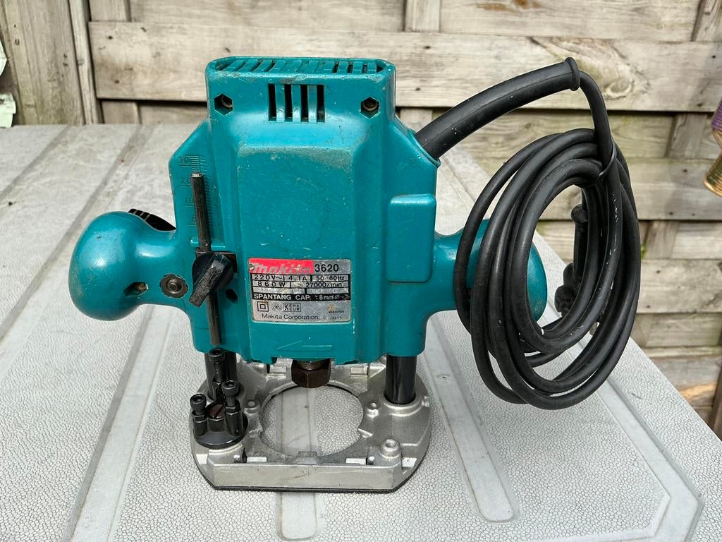 Makita 3620 bovenfrees 860Watt, Ophalen of Verzenden, Gebruikt, Elektrisch, Bovenfrees