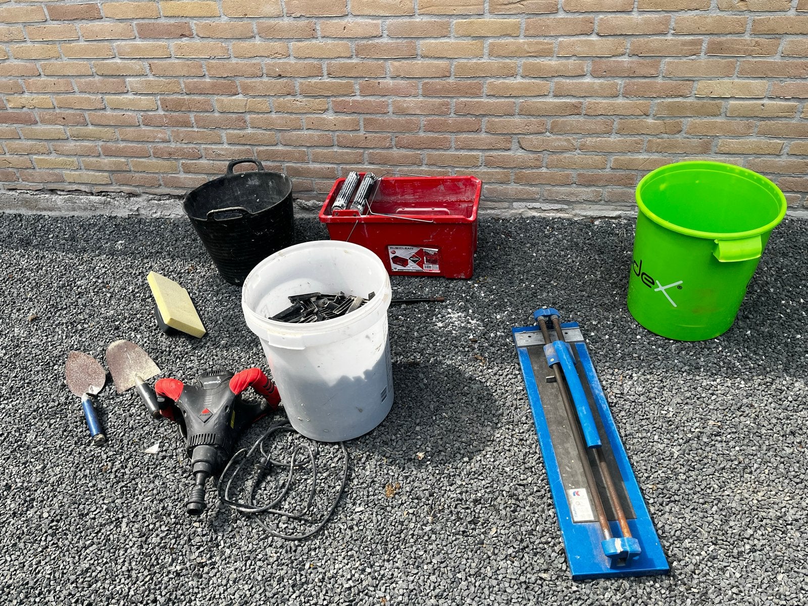 Tegelzettersgereedschap set: Tegelsnijder, mixer, emmers, et, Ophalen, Gebruikt, Overige typen, Minder dan 20 cm