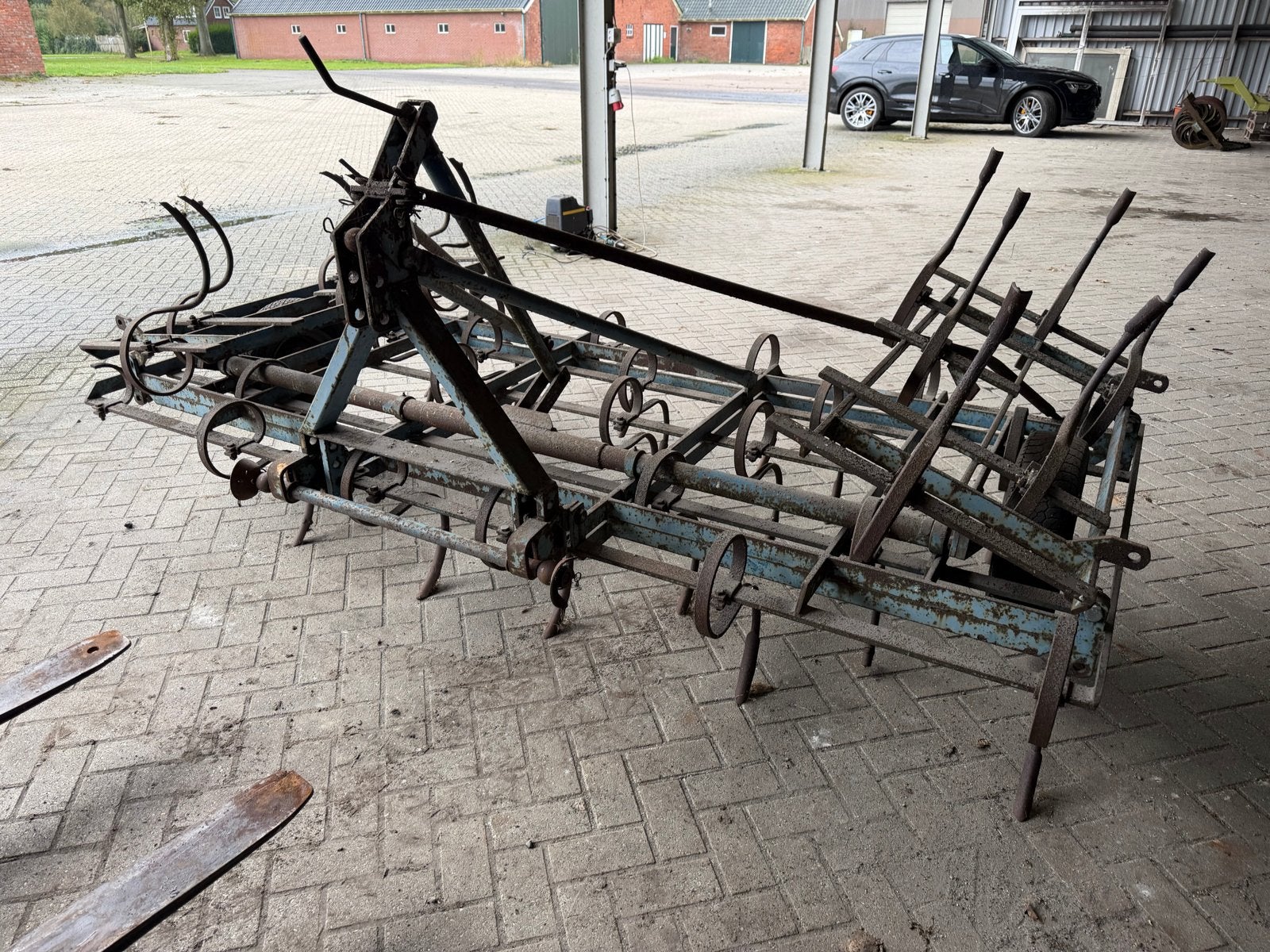 Triltand cultivator, Ophalen