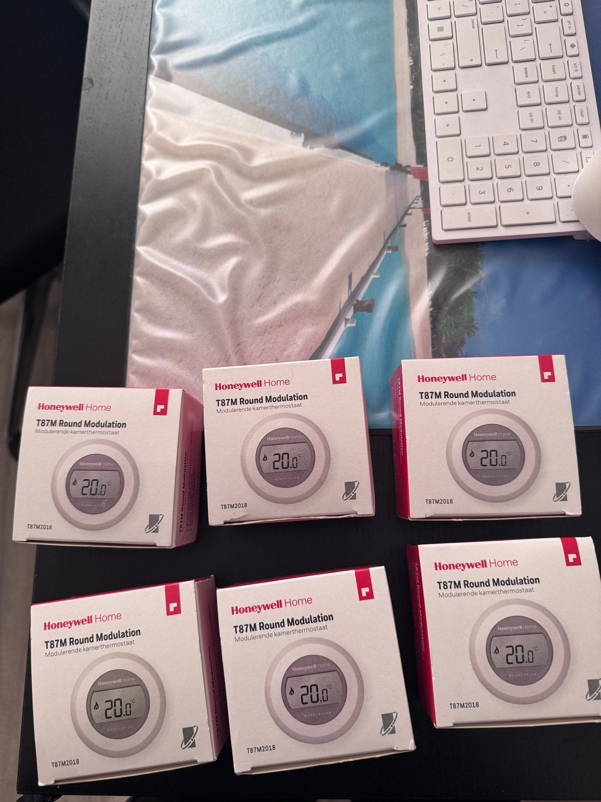 Nieuwe Honeywell Home T87M Round Modulation Thermostaten, Ophalen of Verzenden, Nieuw