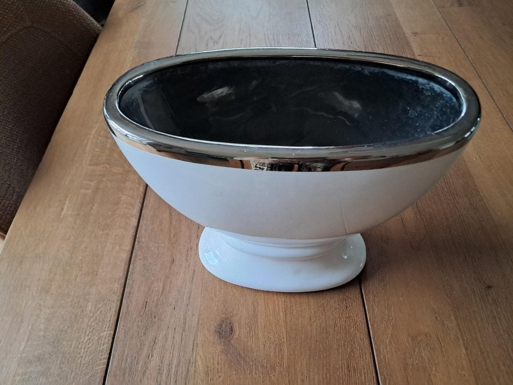 Bloempot Ovaal wit zilver  vaas 20 cm hoog doorsnee 25x11, Ophalen of Verzenden, Overige vormen, Aardewerk, Binnen
