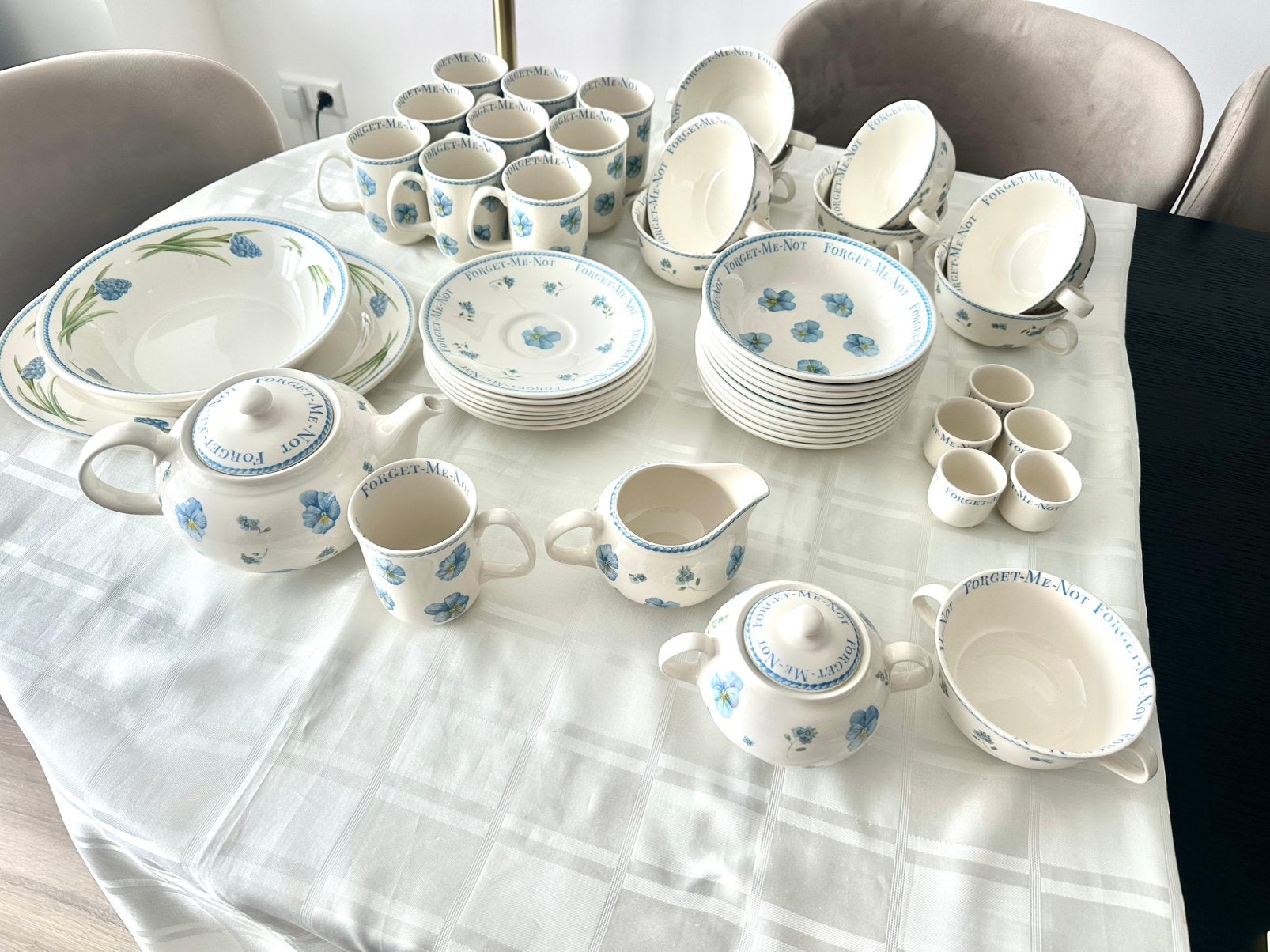 Forget-Me-Not, Huis en Inrichting, Keuken | Servies, Ophalen, Zo goed als nieuw, Porselein, Overige stijlen