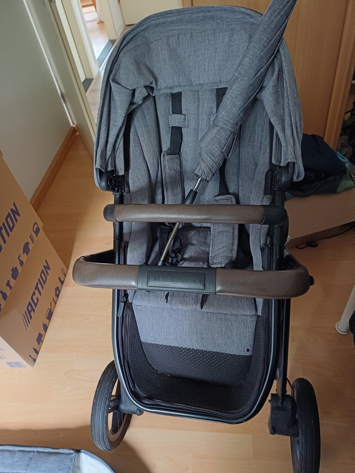 Dubatti One kinderwagen grijs met reiswieg, Kinderen en Baby's, Kinderwagens en Combinaties, Overige merken, Gebruikt, Ophalen of Verzenden