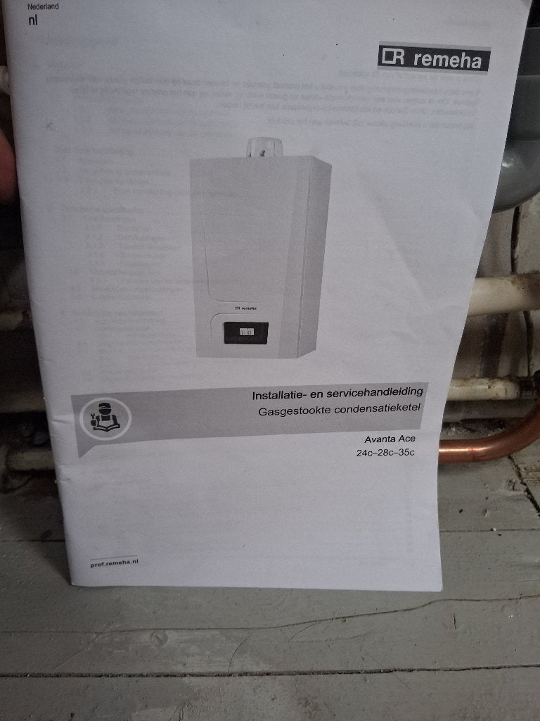Gasgestookte condensatieketel, Huis en Inrichting, Kachels, Ophalen, Gas, Zo goed als nieuw, Hangend